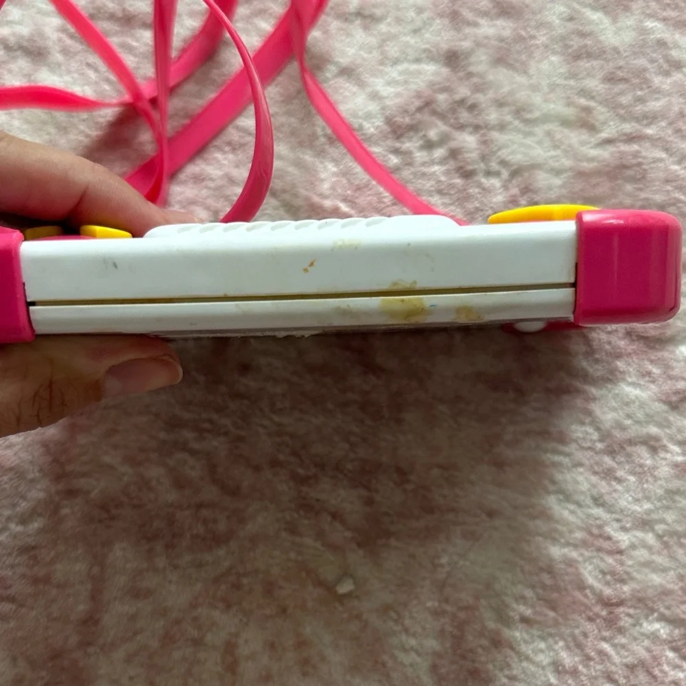 Vintage 1990 Tiger Electronics Snow White Handheld Game with purse strap